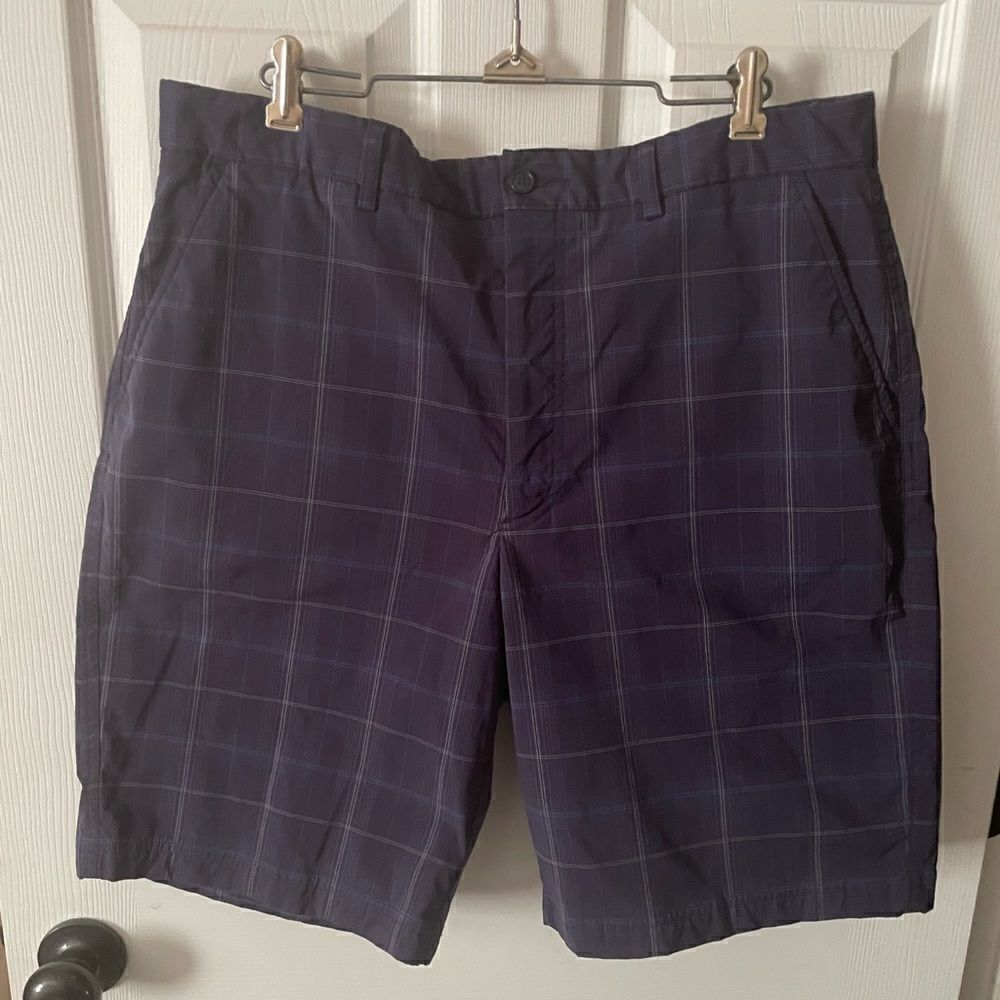 Men’s performance / golf shorts size 36